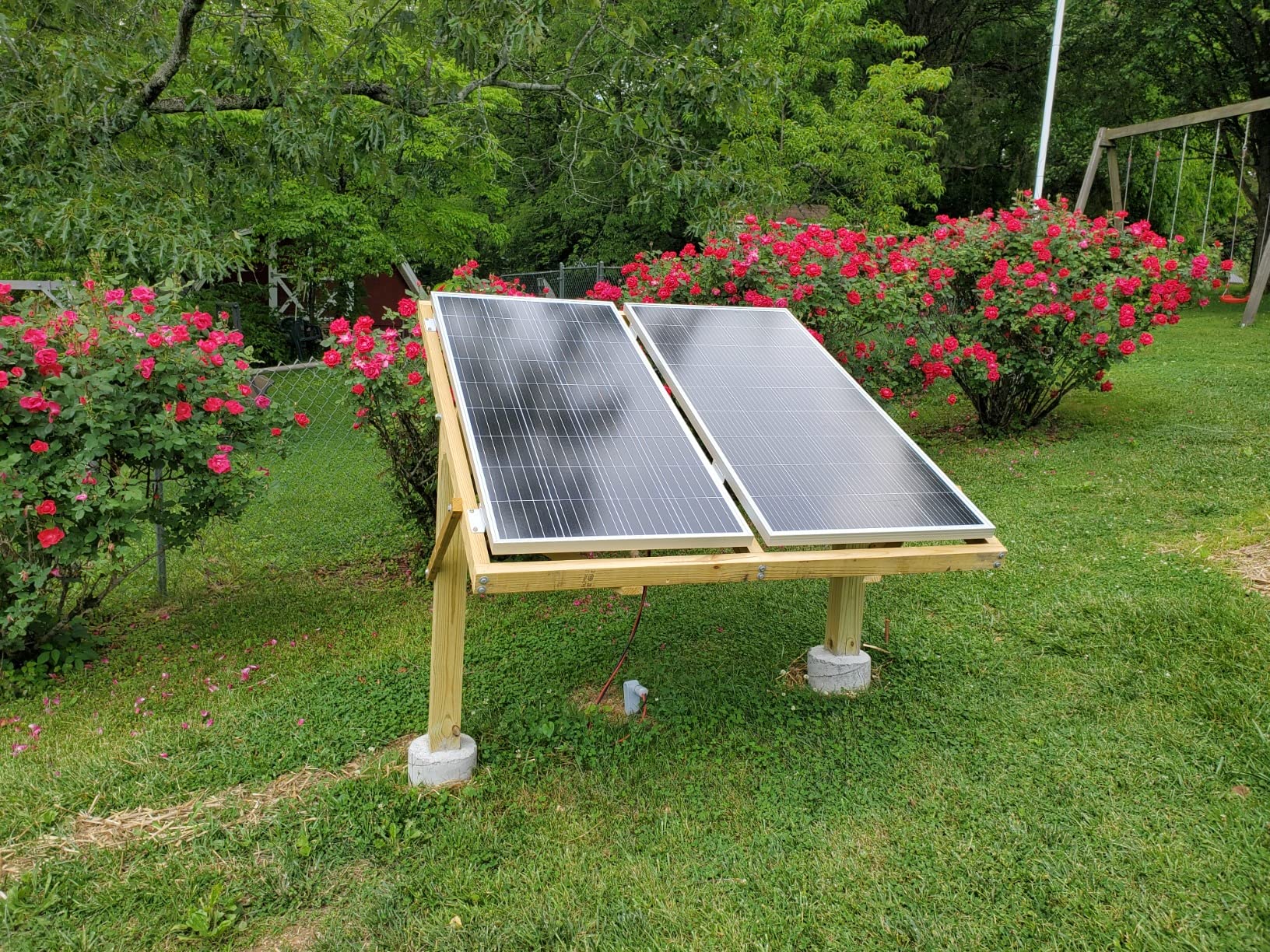 RICH SOLAR 400 Watt Premium Solar Kit - 2 Pack of 200W Panel, 40A MPPT Charge Controller, Mounting Z Brackets, Adaptor Kit, Tray Cables Set, Off-Grid 12V Solar Power System customer photo 2