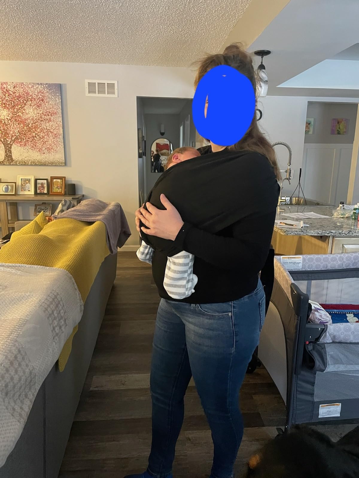 Baby wrap Carrier, Softness Organic Cotton, Breathable Adjustable Strap Baby Hold Carrier for Newborn Up to 40 lbs (Black) customer photo 2
