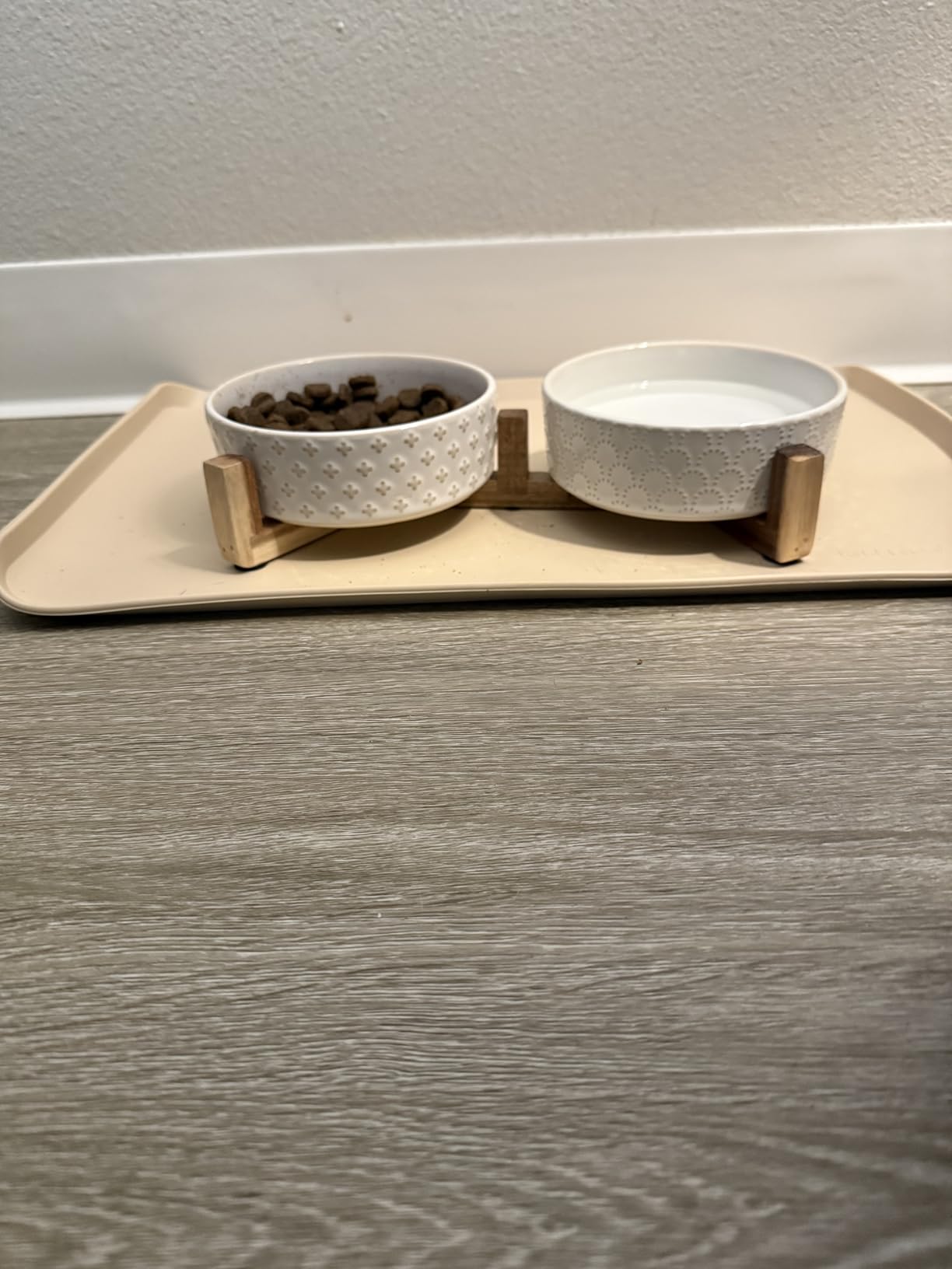 LE TAUCI Dog Bowl Set with Acacia Wood Stand - 1.5-Cup Ceramic Puppy Bowls for Small Dogs, Dual Food and Water Bowls with Weighted Non-Slip Base customer photo 2