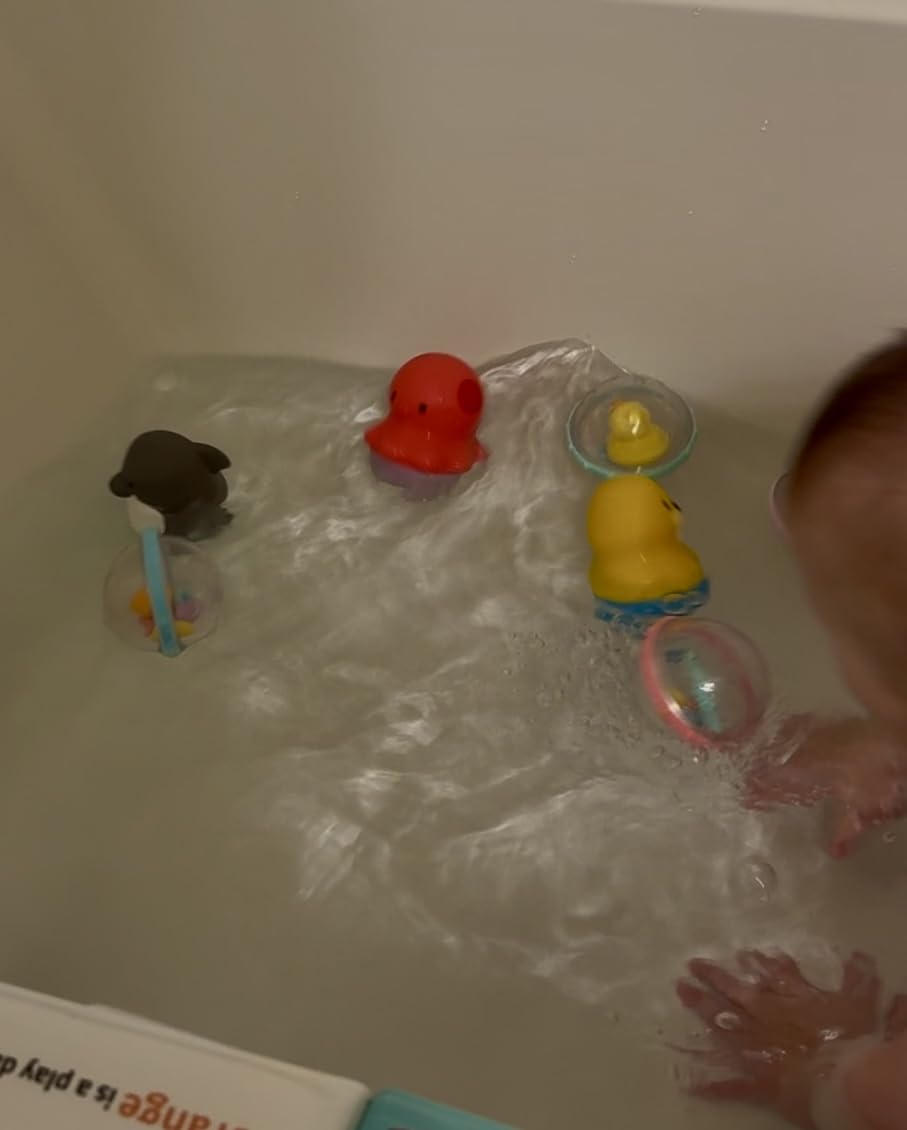 Munchkin Bath Bobbers Mold Free Baby and Toddler Bath Toy, 6+ Months, Dolphin/Walrus/Octopus customer photo 1