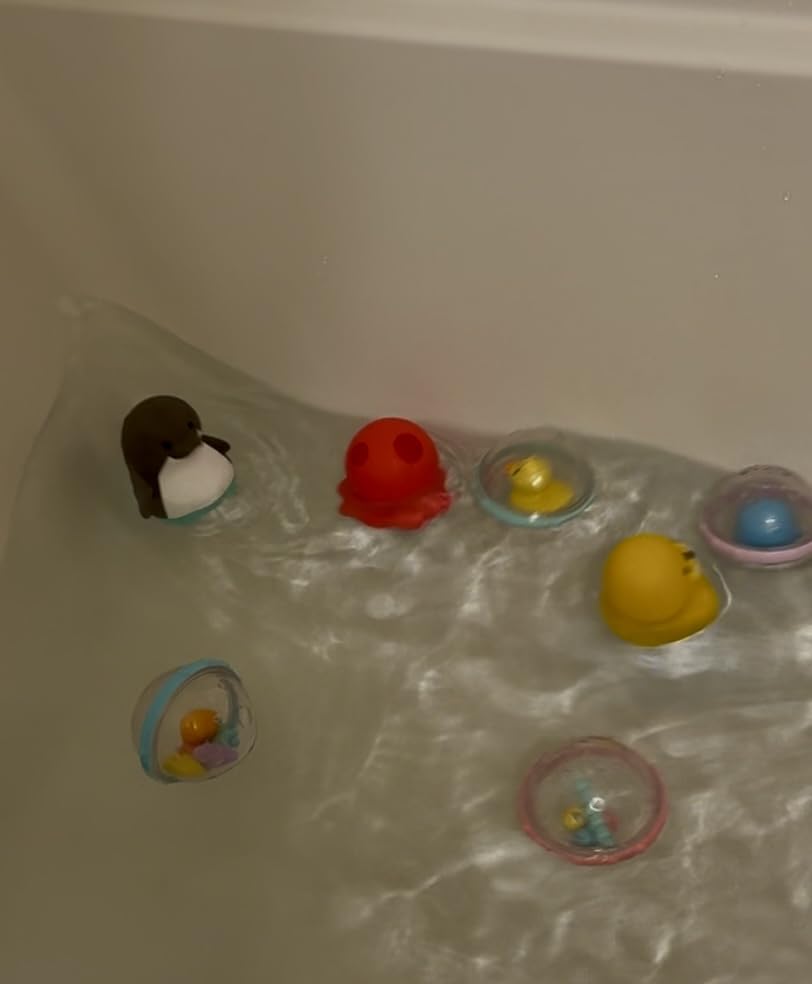 Munchkin Bath Bobbers Mold Free Baby and Toddler Bath Toy, 6+ Months, Dolphin/Walrus/Octopus customer photo 2