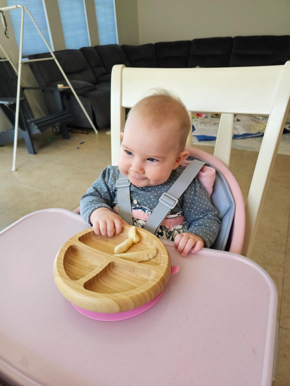 Maxi-Cosi Moa 8-in-1 High Chairs for Babies and Toddlers, Machine Washable Infant High Chair, Compact, Convertible to Booster Seat for Table, Lightweight Design, Classic Green customer photo 1