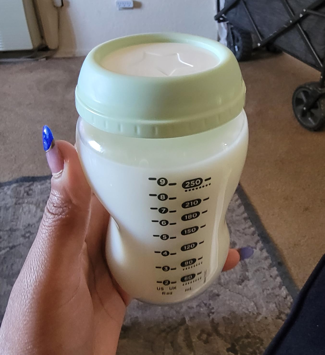 Tommee Tippee Natural Start Glass Baby Bottles, 0m+, 9oz | Pack of 3, Slow Flow Breast-Like Nipple, Self-Sterilizing, Travel Jar Lids & Cup Rings, BPA & Phthalate Free customer photo 1