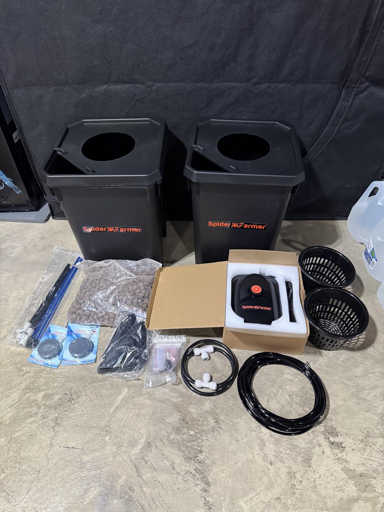 Spider Farmer DWC Hydroponics Growing System Kit 2 Buckets for Indoor Plant | 7-Gallon Deep Water Culture, New Triangular Cover Design, Recirculating Drip Gardening System with Top Drip Kit, 8W Air Pump customer photo 1