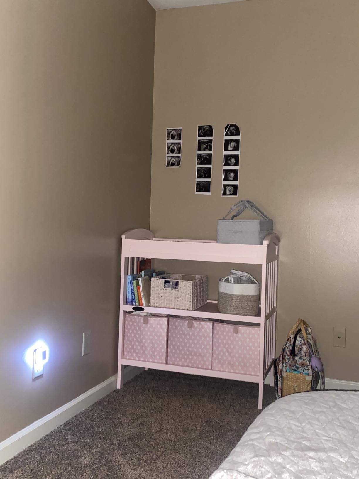 Graco Benton Changing Table with Water-Resistant Pad, Driftwood, GREENGUARD Gold Certified customer photo 1