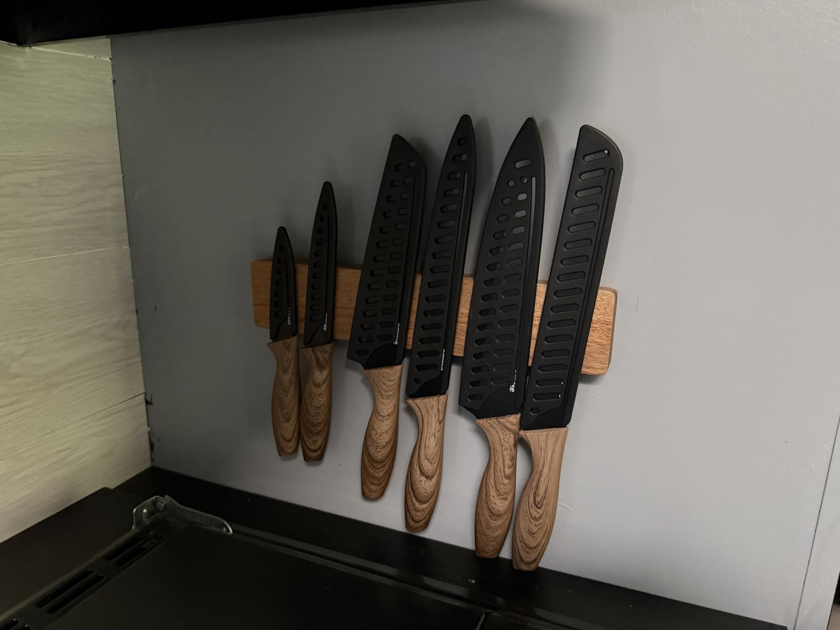 CAROTE 12-Piece Knife Set, Knives with Wood-Grain Finish Handles, Black | 6 Blade Guards, Stainless Steel Blade, Ceramic Nonstick Coating, Long-Lasting Sharpness, Rust-Resistant, Kitchen, Camping, RV customer photo 2
