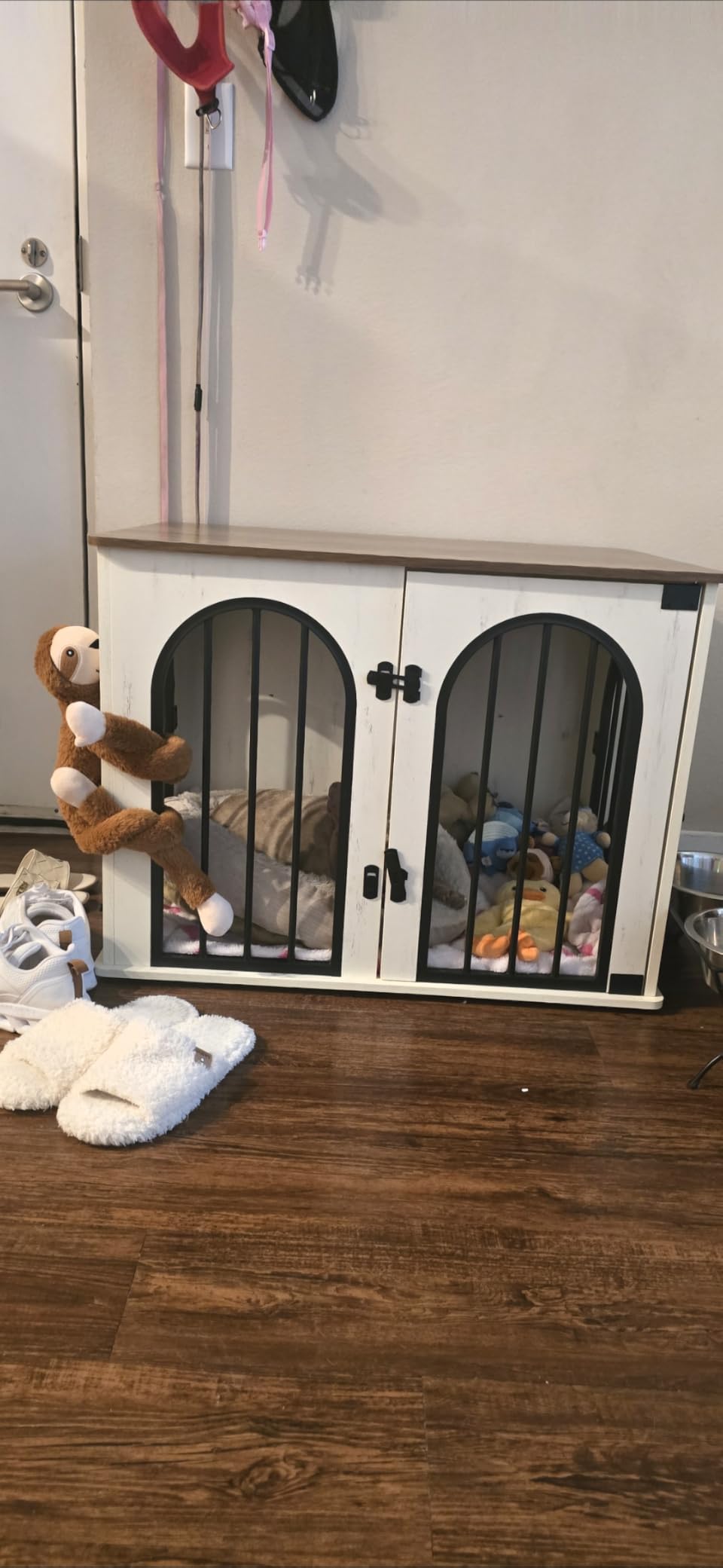 Hzuaneri 31.5'' Dog Crate Furniture, Dog Kennel Indoor for Small/Medium Dogs | Dog Kennel Furniture Wooden Dog Cage Heavy Duty Dog Crate Decorative Pet House End Side Table TV Stand, Greige Black customer photo 1