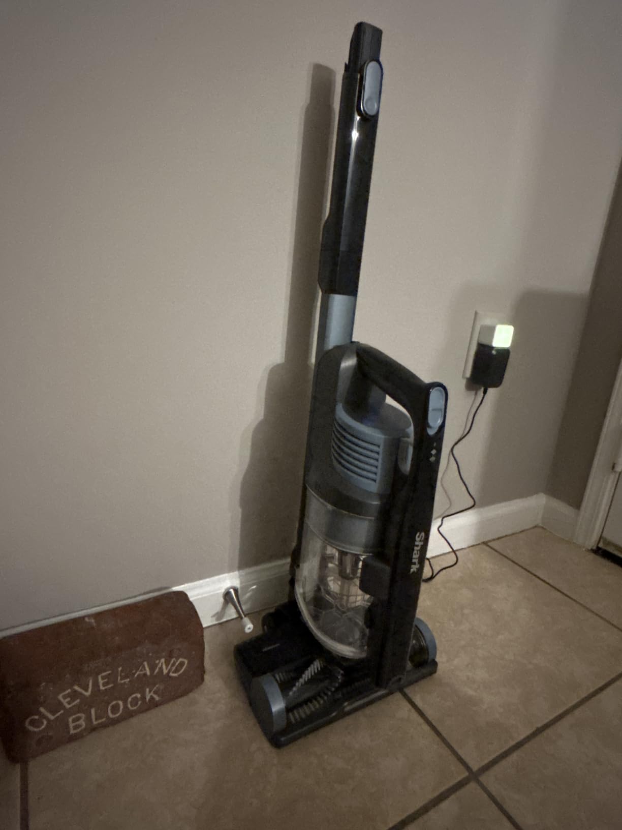 Shark PowerPro Plus Cordless Stick Vacuum, Pure Water, IZ377H | Lightweight, FloorDetect Technology, HEPA Filter, 50-Min Runtime, Powerful Pet Hair Pickup, Carpets & Hard Floors customer photo 1