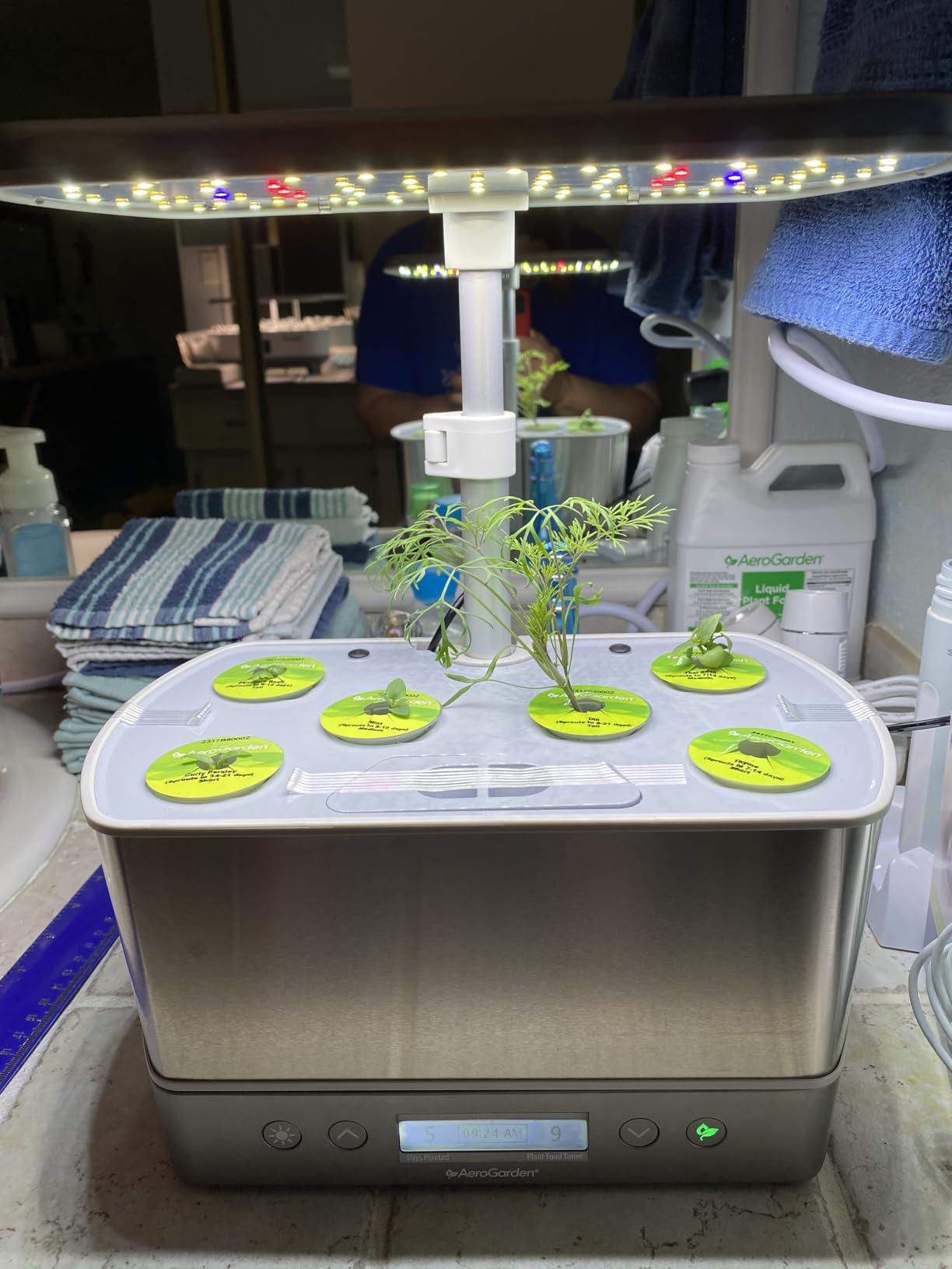 Ahopegarden Hydroponics Growing System, 12 Pods with Touch Control Panel, Indoor Herb Garden with Grow Light, Adjustable Height customer photo 2