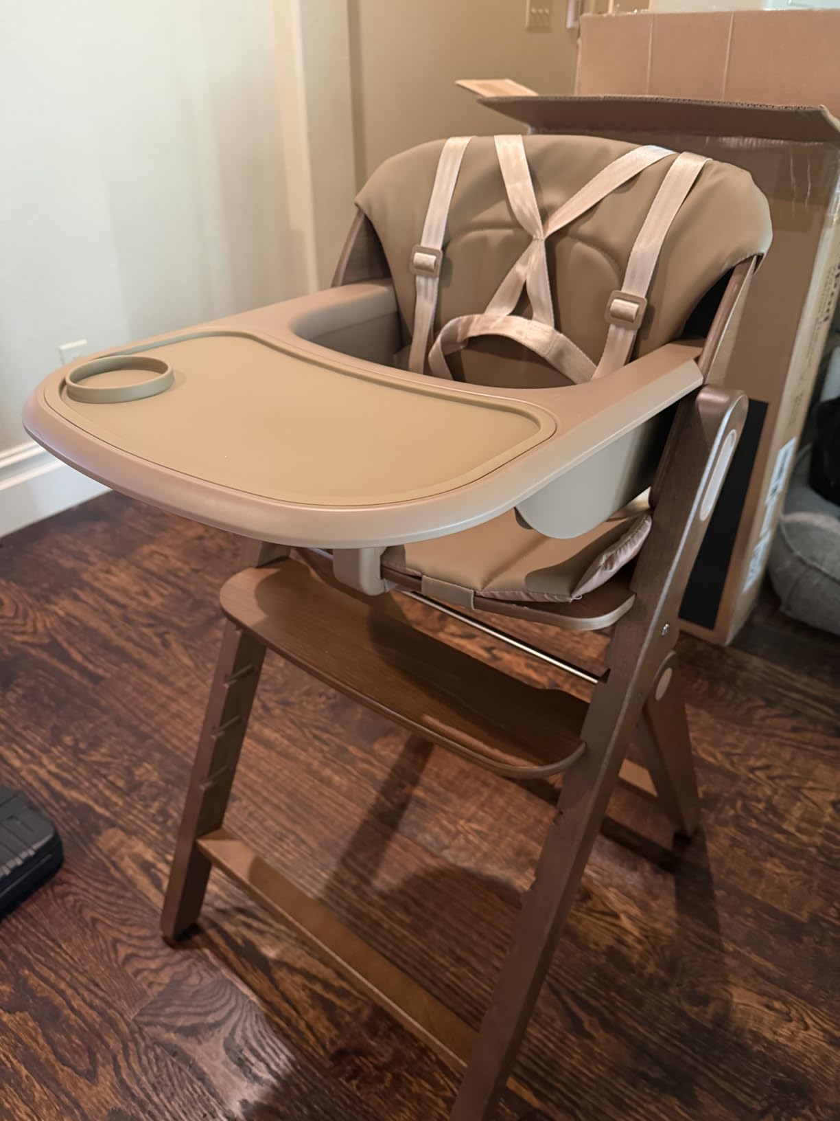 Mamazing GrowPod Pro Wooden Baby High Chair for 6 Months to 220lbs | Easy to Clean with Dual Tray, Compact Foldable Highchair for Kitchen & Dining Room, 5-Point Safety Harnesses and Guard Bar customer photo 1