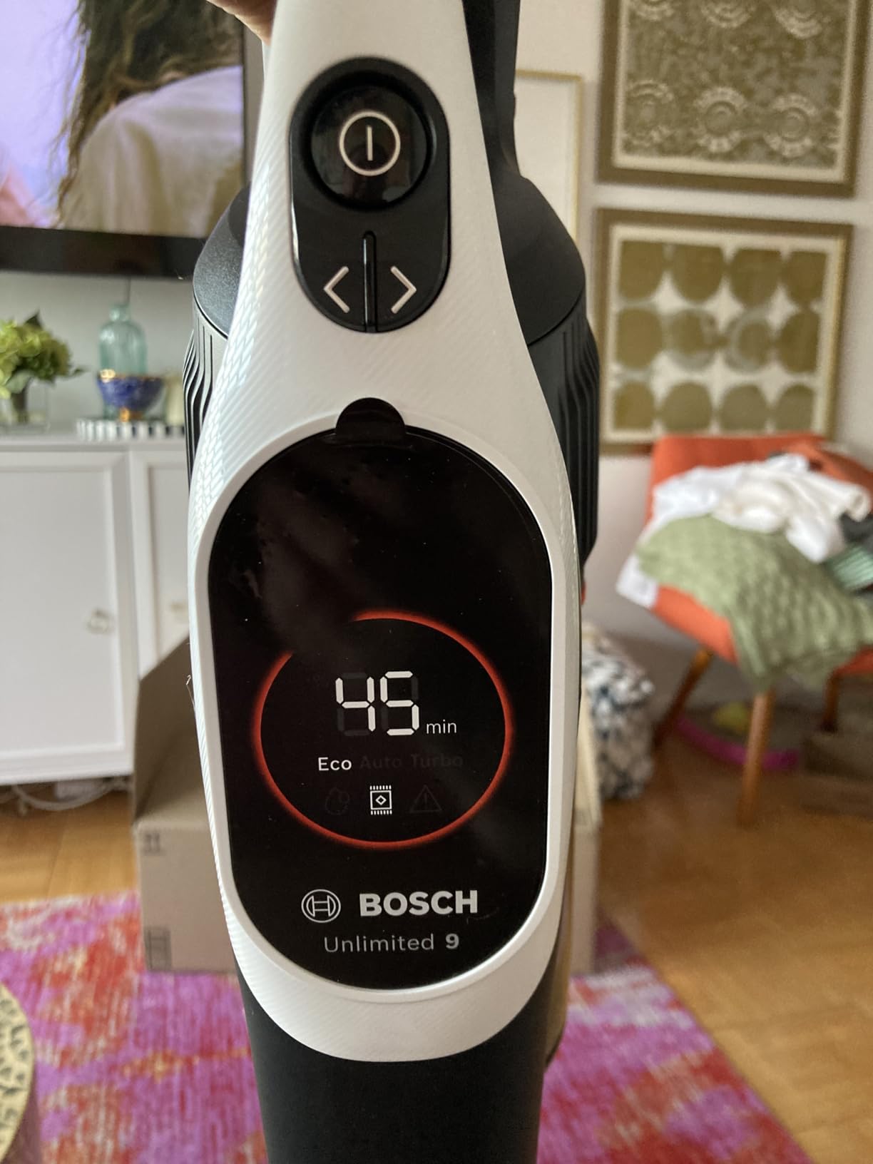 Bosch Unlimited 9 Cordless Stick Vacuum Cleaner | Vacuums Pet Hair, Multi-Surface, Hard Floors and Carpets - HEPA Filter - 15 to 60 Min Battery - 3 Accessories - White customer photo 2