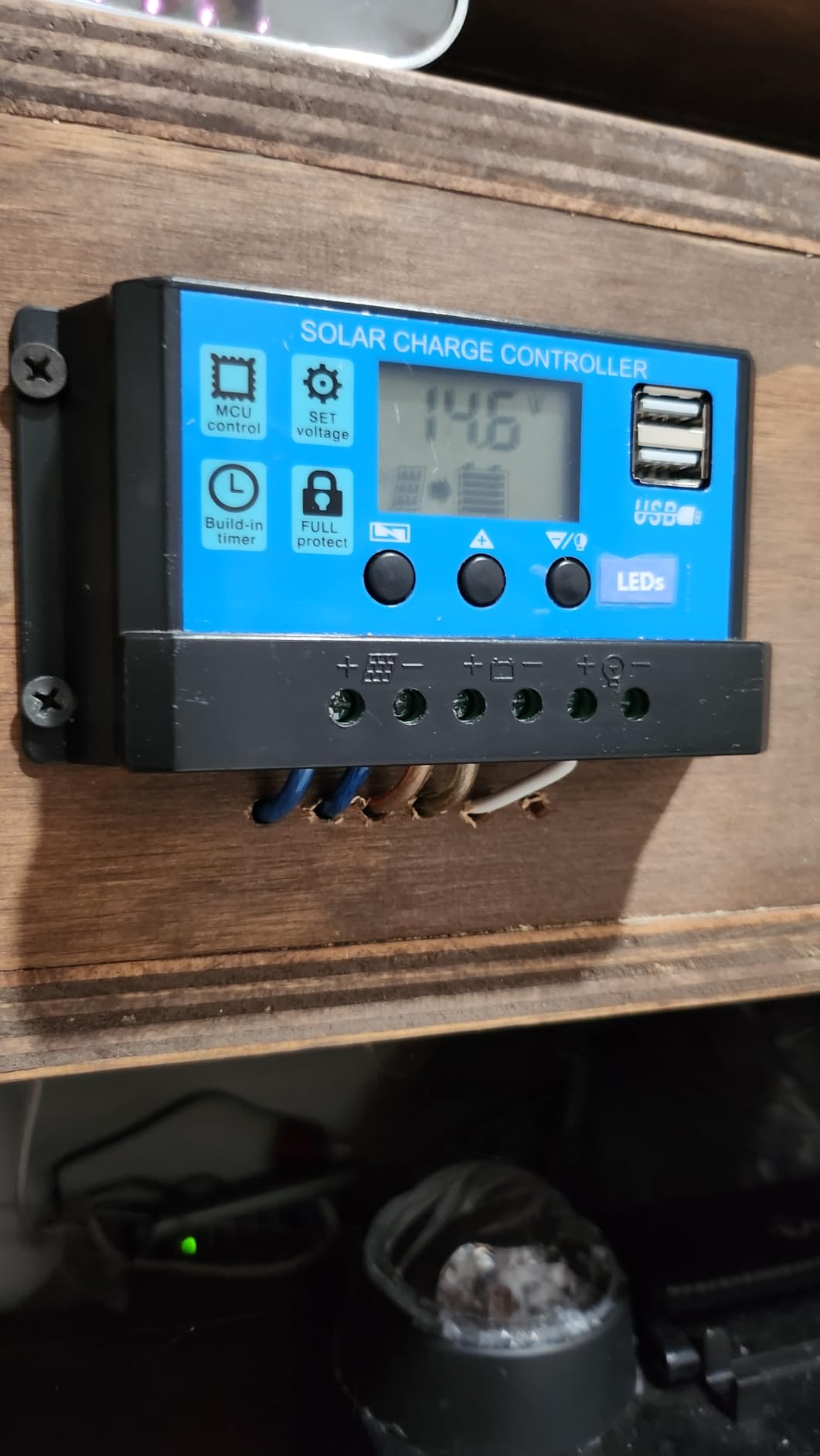 100A MPPT Solar Charge Controller with Auto Parameter LCD Display | 12V/ 24V Solar Panel Regulator with Dual USB Port Adjustable Timer Setting customer photo 1
