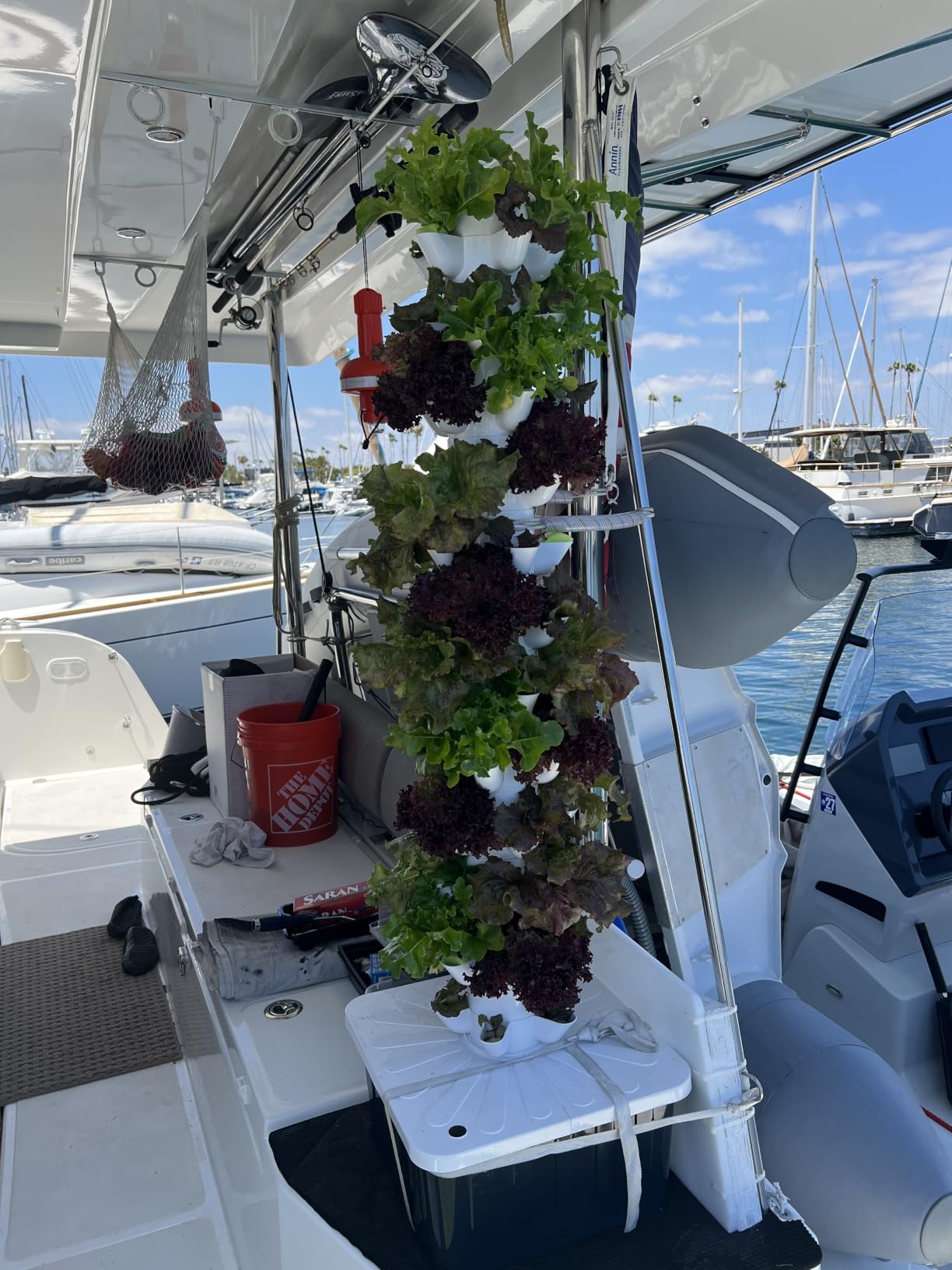 Hydroponic Tower, 14-Layer Hydroponics Growing System Kit with 70 Slots, Vertical Garden System with 20L Water Tank and Pump for Indoor Outdoor Home, Balcony & Patio customer photo 1