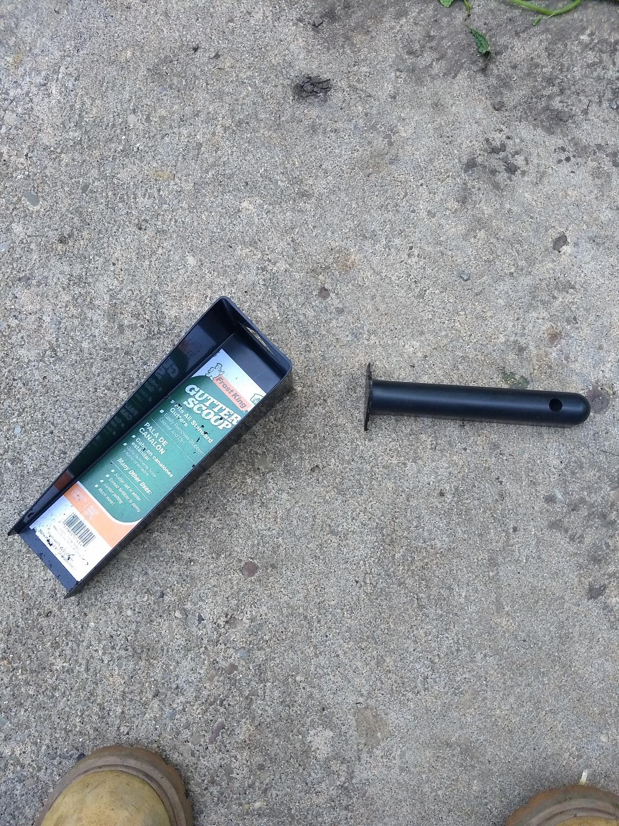 Frost King Gutter Scoop, Black customer photo 1