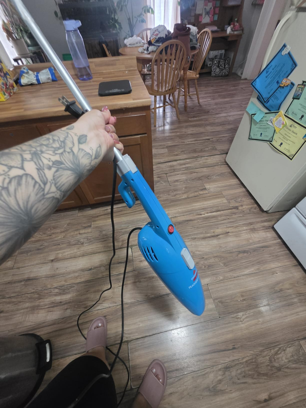 Bissell 20334 Featherweight Stick Lightweight Bagless Vacuum and Electric Broom with Crevice Tool for Hard Floors and Carpets, Purple customer photo 1