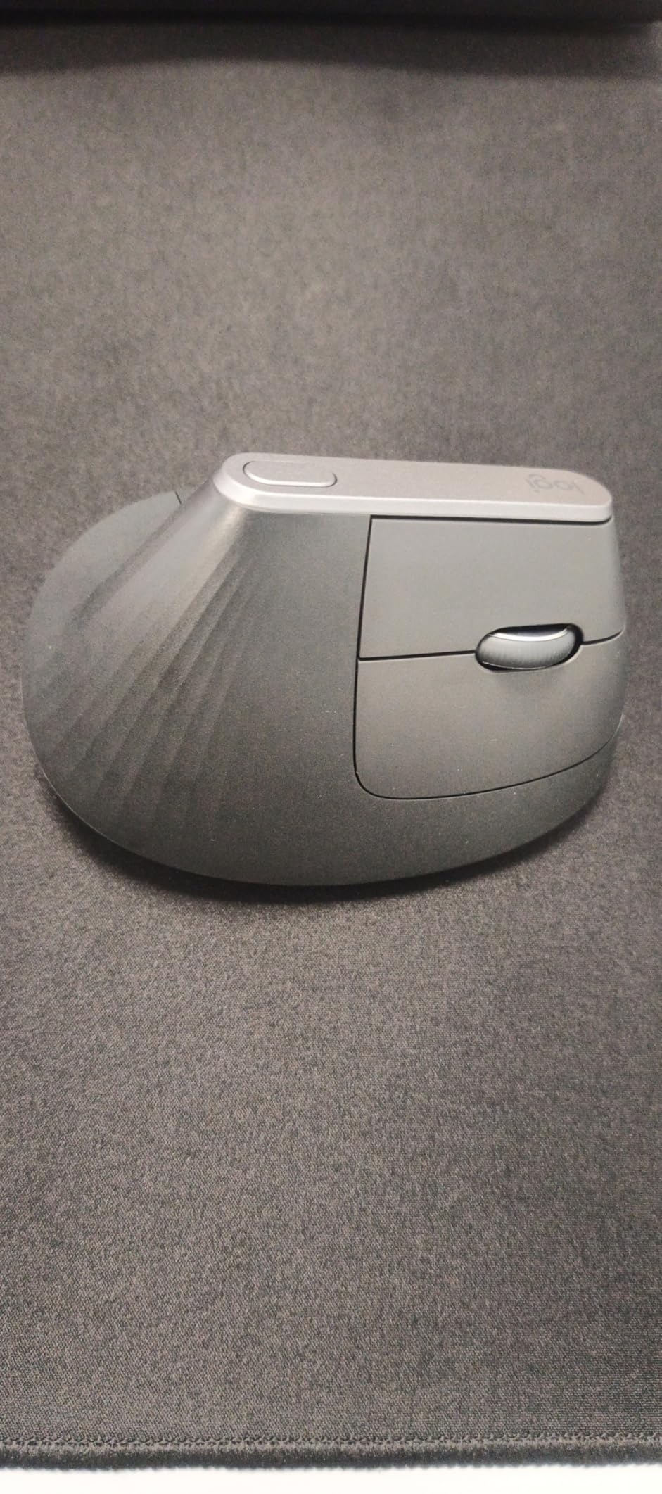 Logitech Mouse MX Vertical, 910-005448 customer photo 2