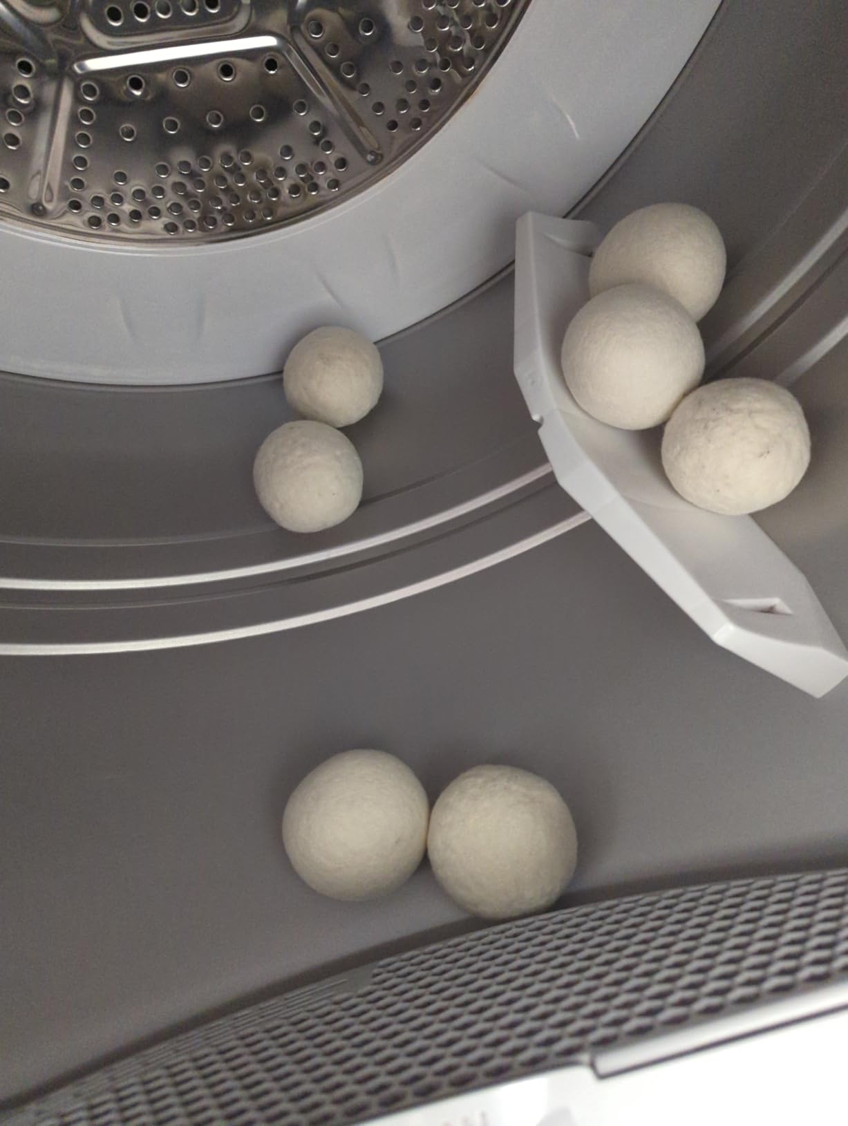 Cosy House Collection Wool Dryer Balls Premium Natural Fabric Softener | Eco-Friendly, Saves on Time and Energy - Soften Clothes Naturally - Reusable for Up to 3 Years - White (Pack of 3) customer photo 1