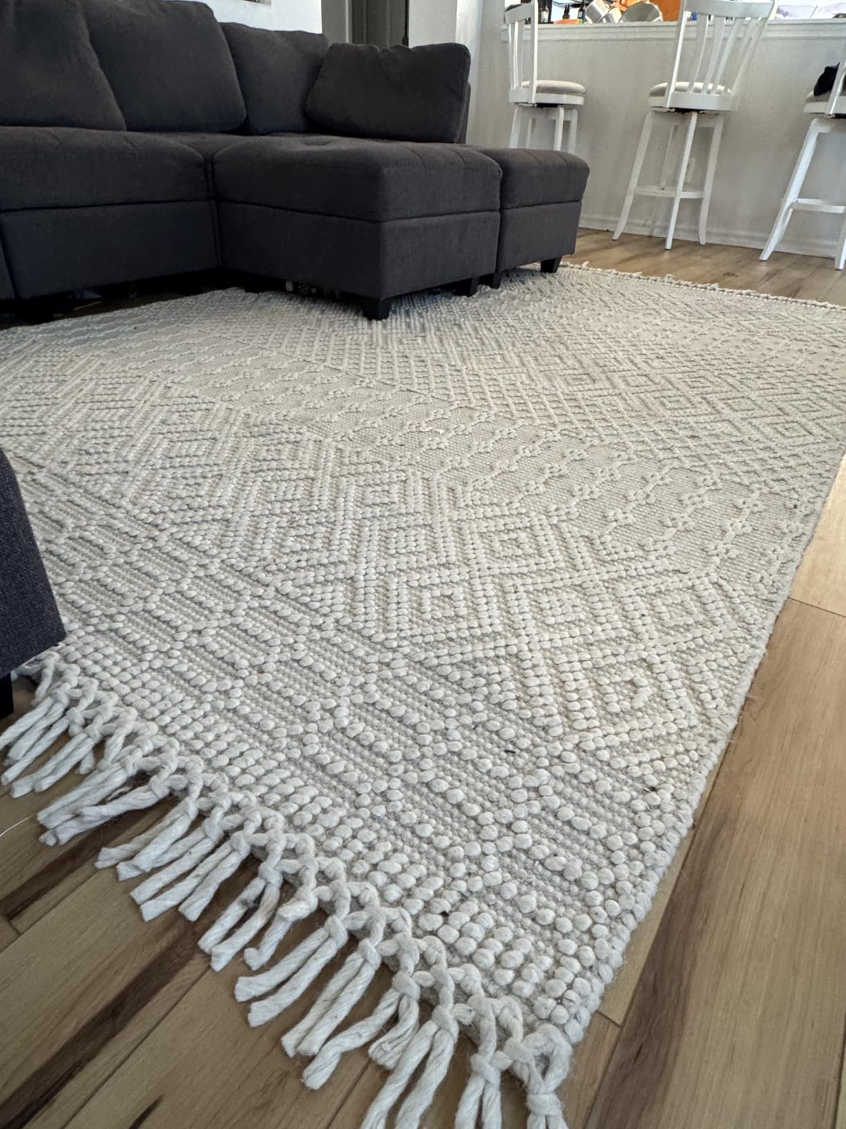 SAFAVIEH Natura Collection Area Rug - 5' x 8', Ivory, Handmade Moroccan Boho Wool Fringe, Ideal for High Traffic Areas in Living Room, Bedroom (NAT852B) customer photo 2