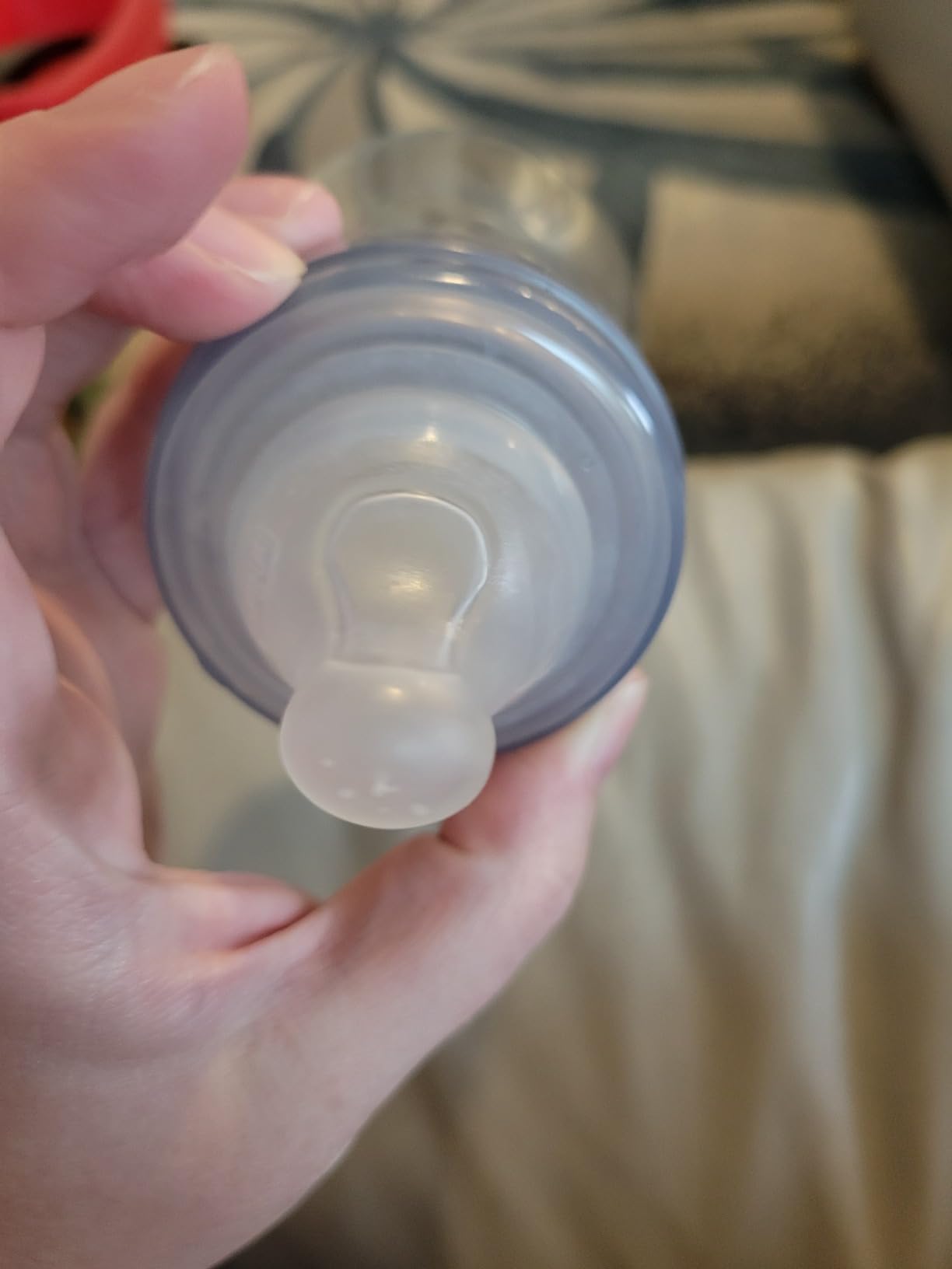 Chicco Duo Hybrid Baby Bottles, Glass Inside, Plastic Outside, 5oz, 2 Pack | Neutral/Grey, Anti-Colic Intui-Latch Nipple, Slow Flow 0m+, BPA-Free, Made in USA, Dishwasher Safe, Lightweight Shell customer photo 2