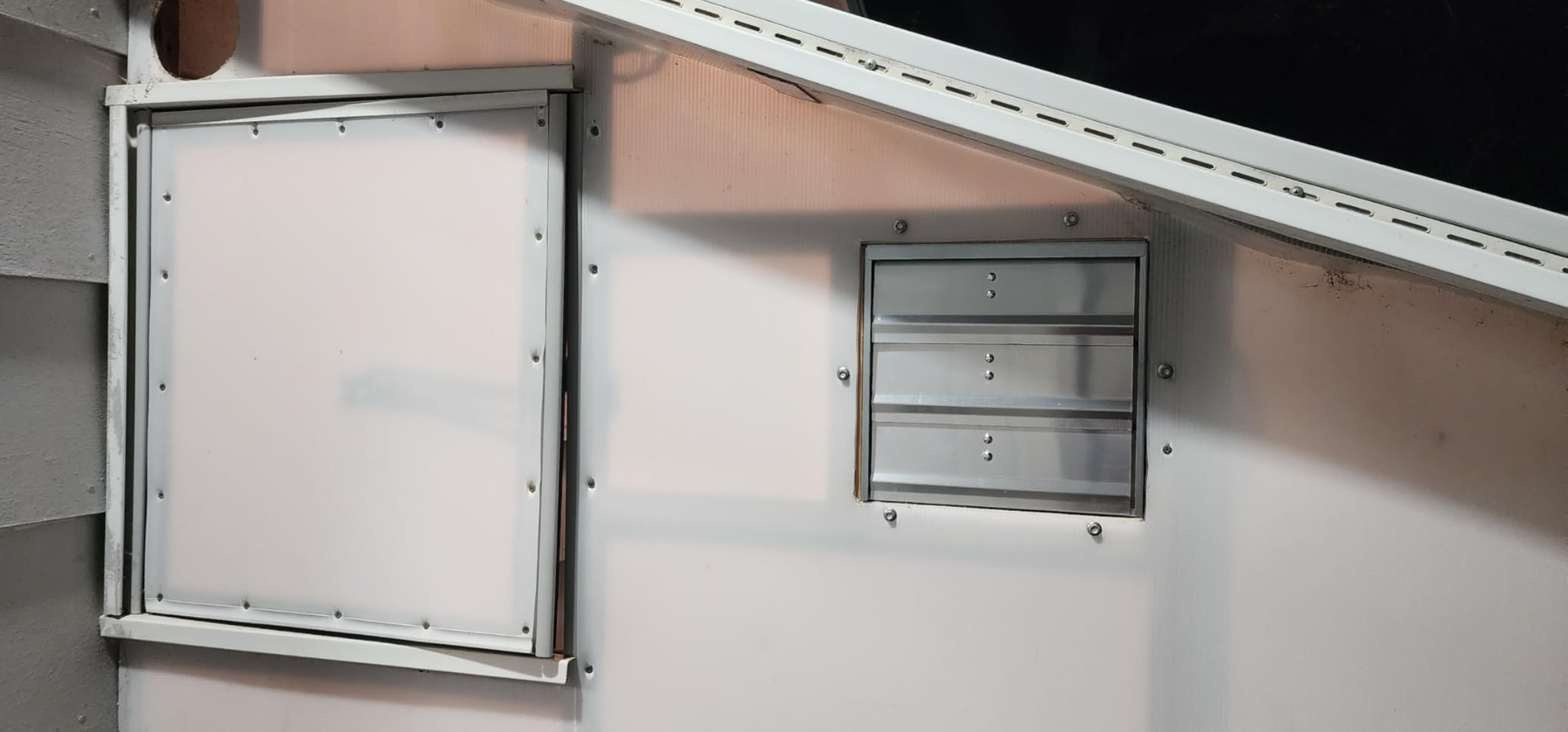 VEVOR Shutter Exhaust Fan, 16'' with Various Speeds, AC-motor, 2000 CFM, Wall Mount Attic Fan, Ventilation and Cooling for Greenhouses, Garages, Sheds, FCC customer photo 1