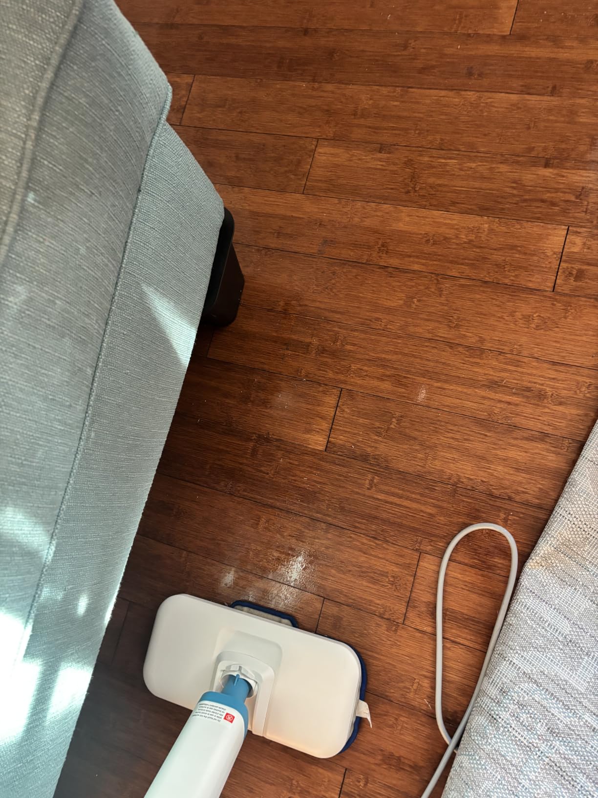Amazon Basics Steam Mop for All Sealed Hard Floors, Heats Up in 30 Seconds, Chemical-Free Cleaning, 3 Washable Pads, 20-Foot Cord, White customer photo 2