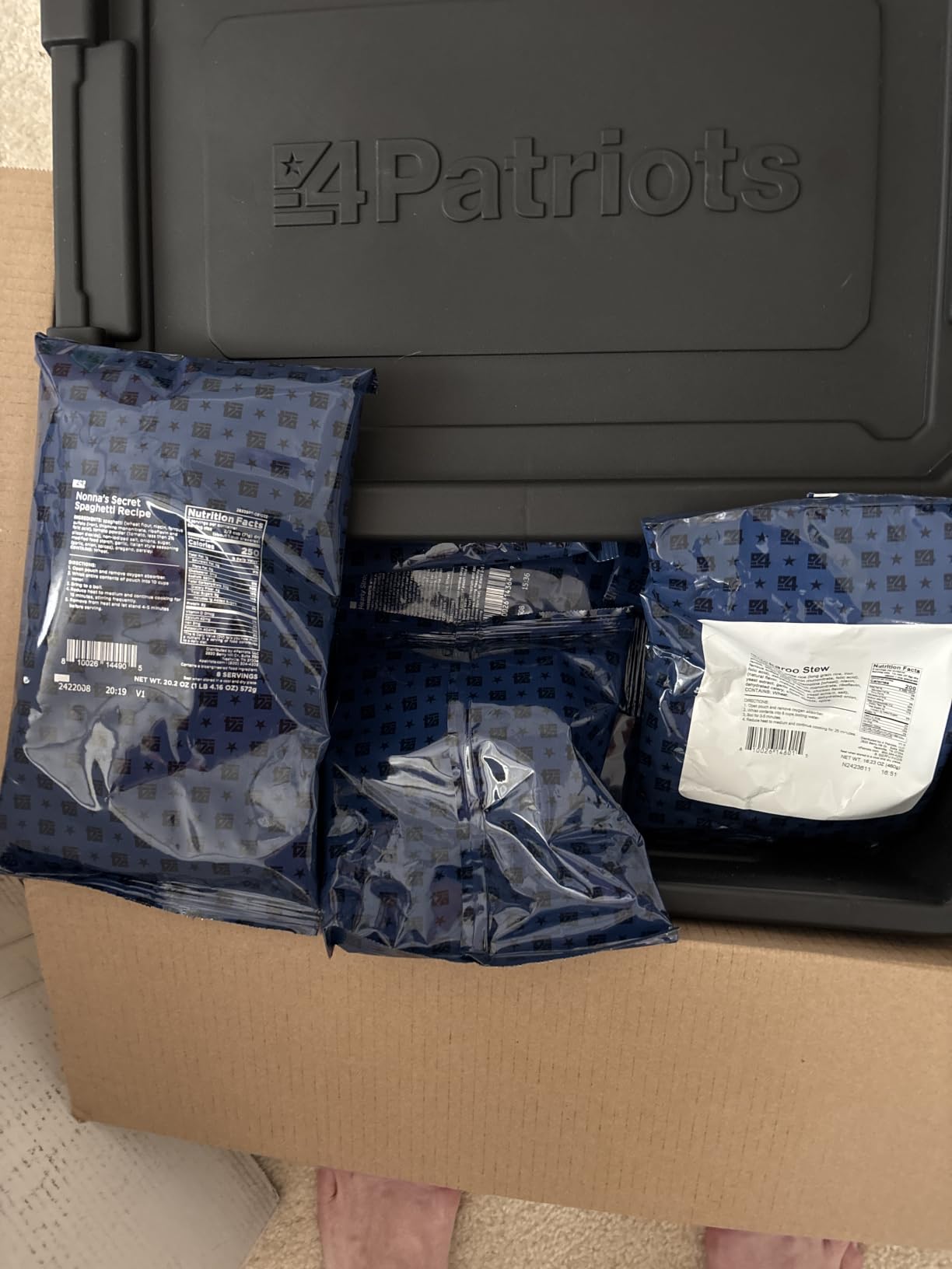 4Patriots Emergency Entree Food Kit - 128 Servings, Tasty Freeze-Dried MRE Survival Meals, 25 Year Shelf Life customer photo 1
