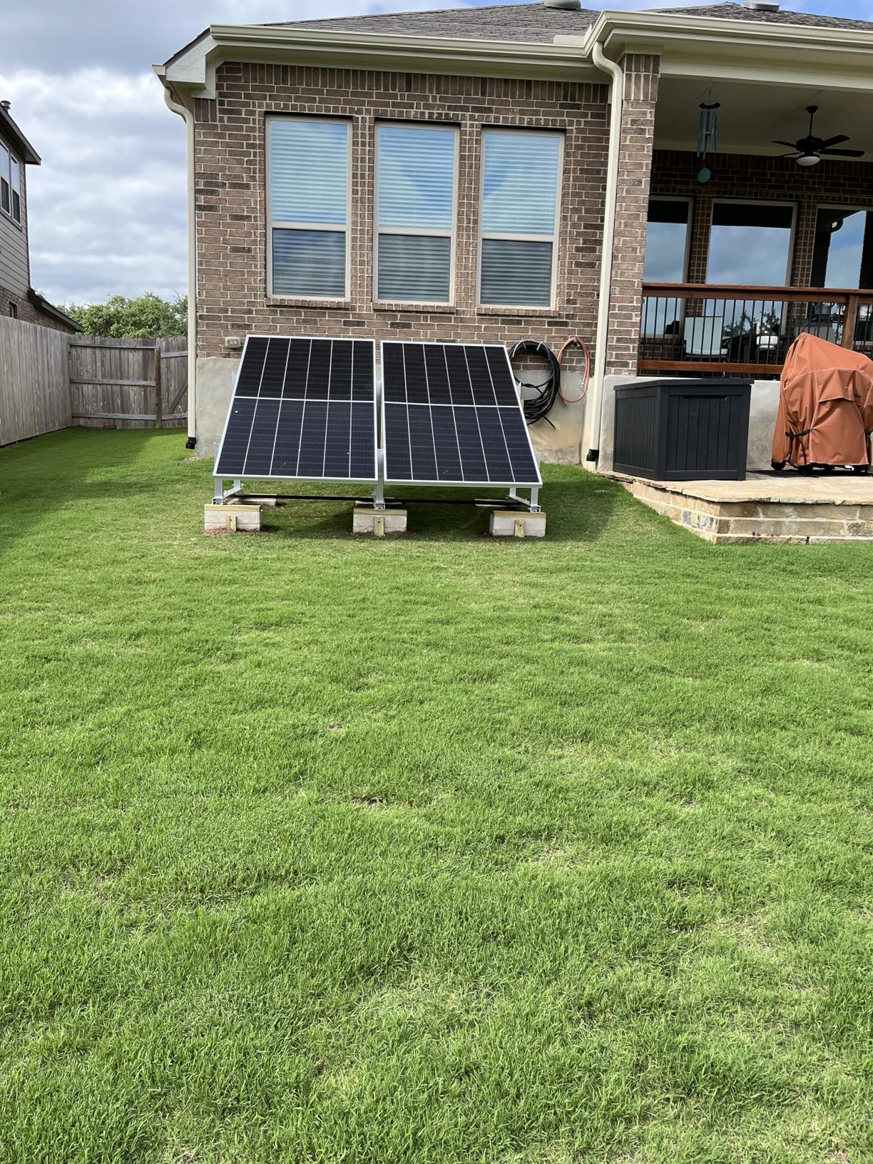 Renogy 1180W Solar Panels 2pcs 590 Watt N-Type Bifacial Solar Panel Monocrystalline 16BB 25% High Conversion Efficiency for Homes Roof Top RV Boat Camping Black customer photo 1