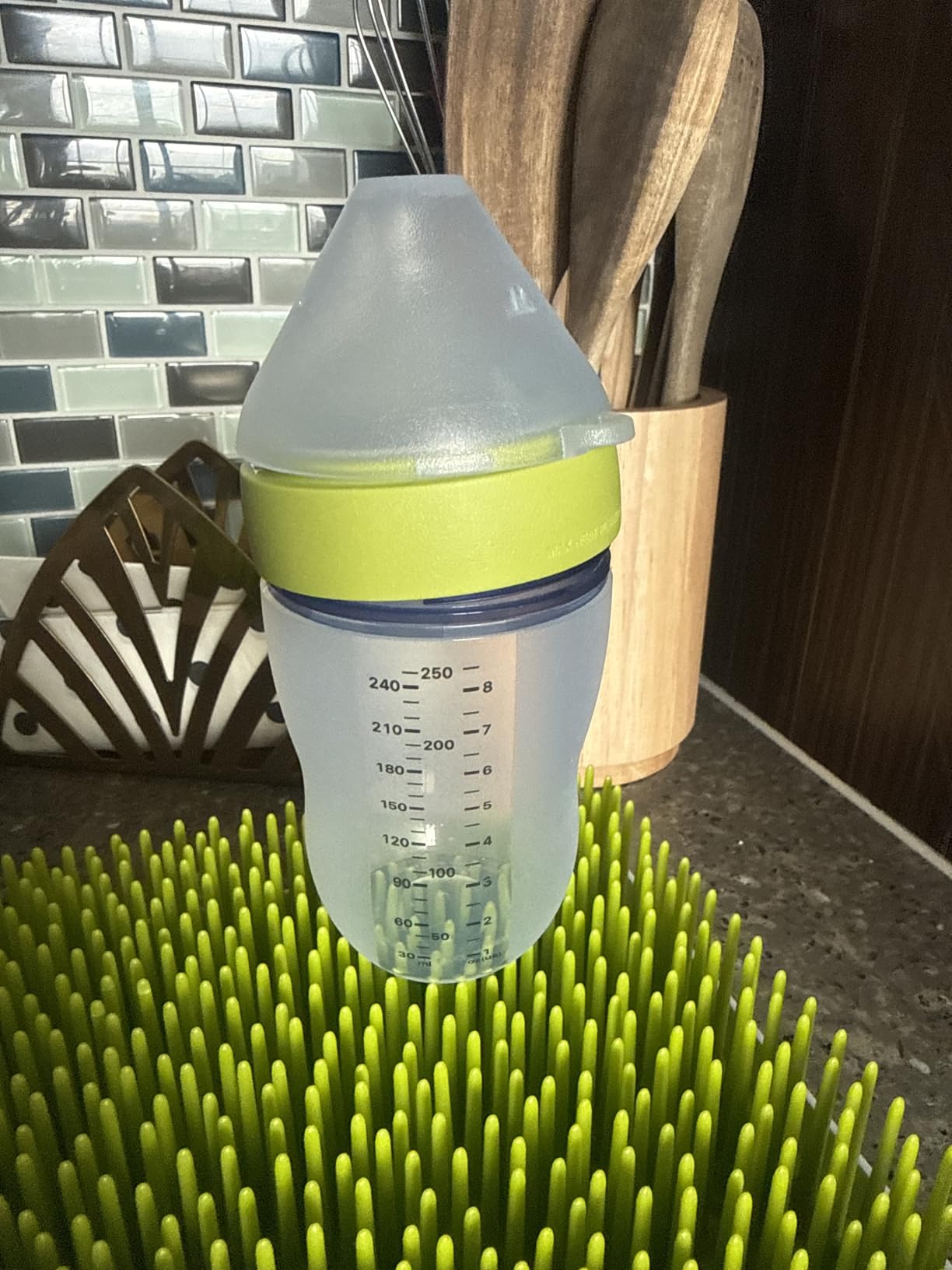 Comotomo Silicone Baby Bottle Gen 2 (2026 Release) (5oz) | True Slow-Flow Nipple for Newborn Feeding (0-3 Months) with Dual Anti Colic Vents for Breast to Bottle Transition, Green customer photo 1