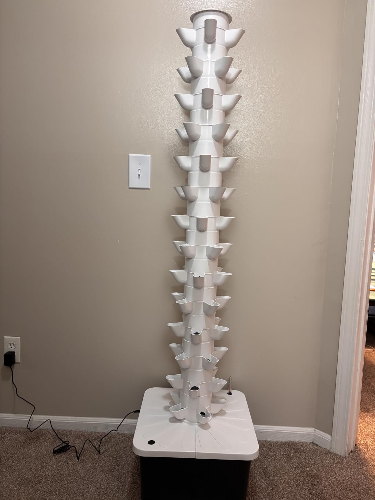 Hydroponic Tower, 14-Layer Hydroponics Growing System Kit with 70 Slots, Vertical Garden System with 20L Water Tank and Pump for Indoor Outdoor Home, Balcony & Patio customer photo 2